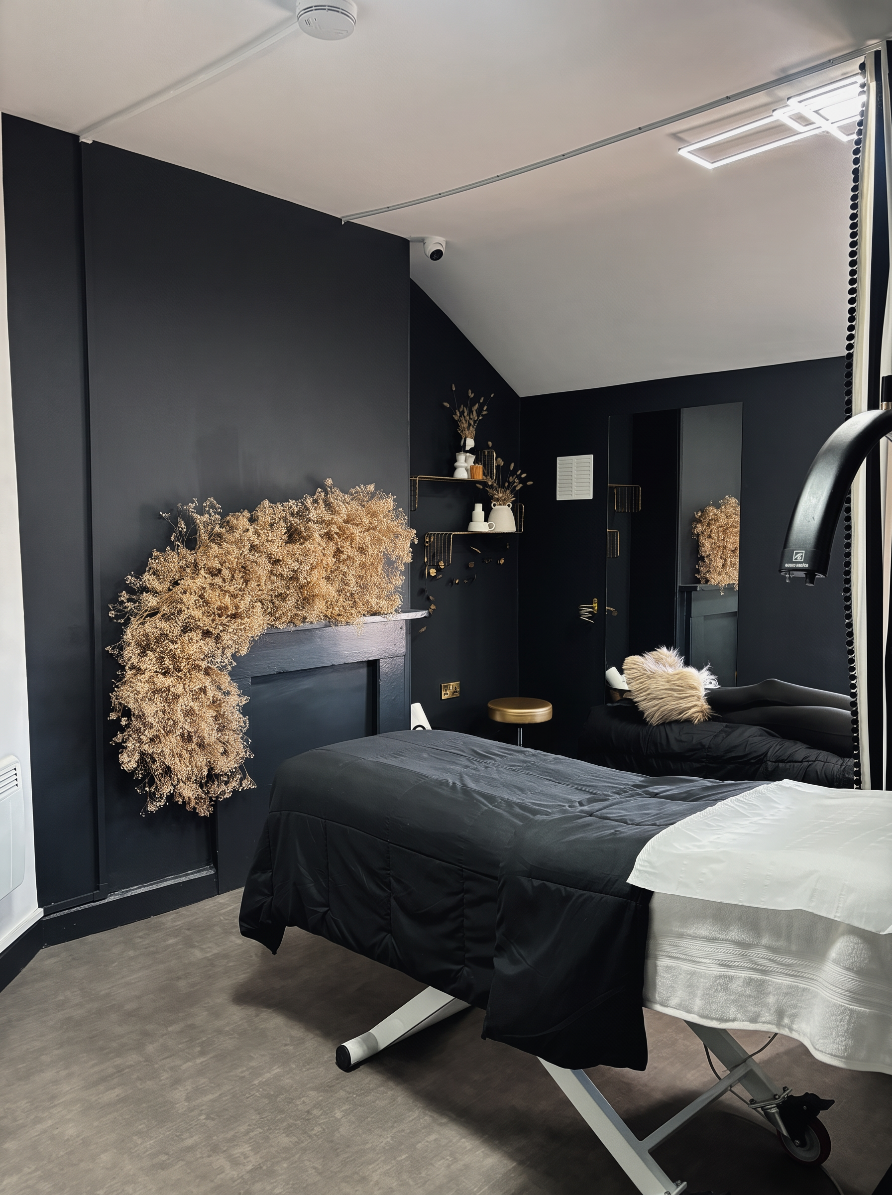 The modern treatment room at Aesthetics By Alicia